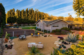 Hummingbird Haven by AvantStay Dog-Friendly Near the Beach Huge YardHot Tub